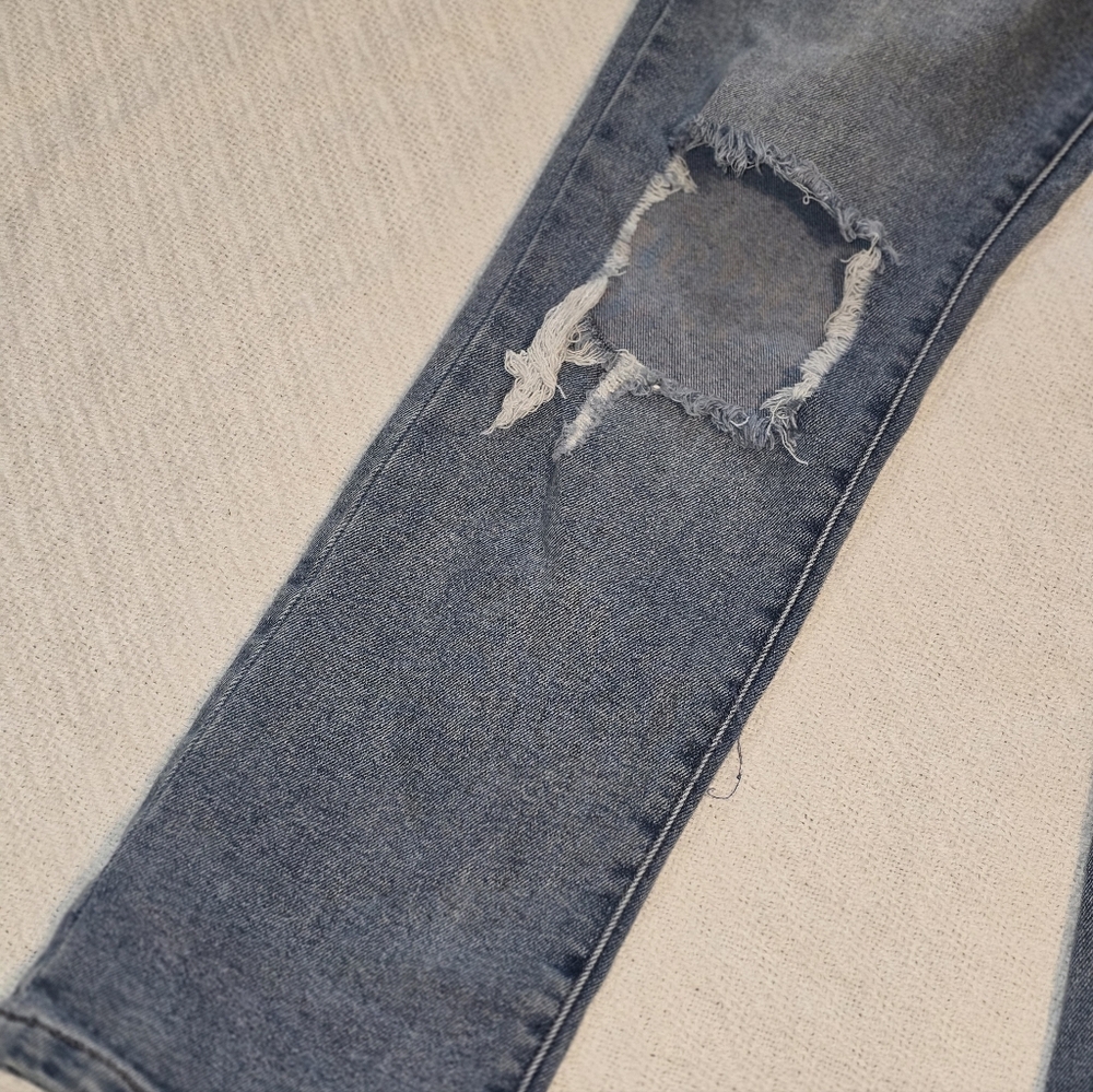 Altar'd State Straight Leg Distresses SALLY style, Stretch Jeans Size 7 - Picture 6 of 11